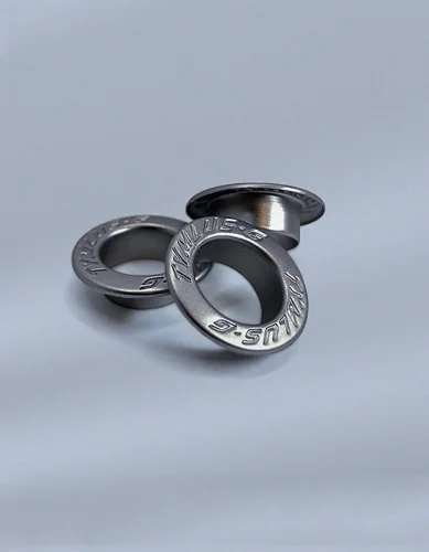 metal-eyelets